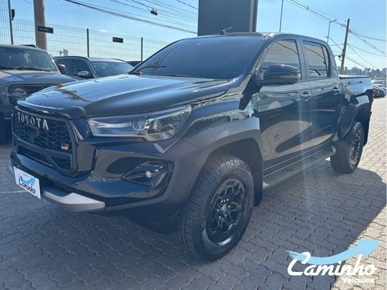 TOYOTA HILUX 2.8 D-4D TURBO DIESEL CD GR-S 4X4 AUTOMÁTICO
